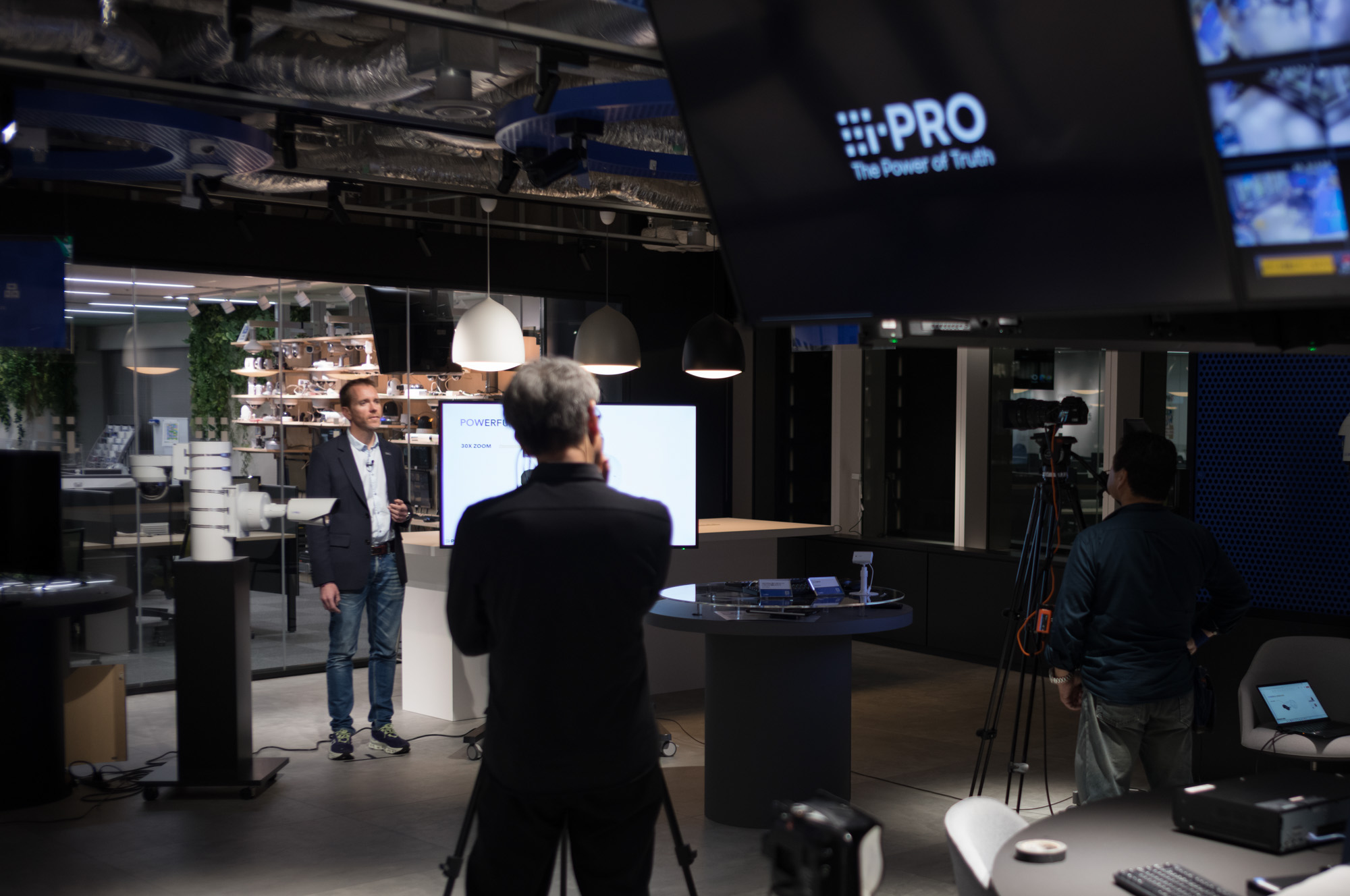 241114_i-PRO-03